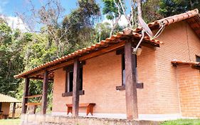 Incrível chalé com churrasqueira em Lima Duarte - MG